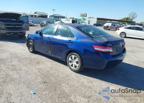 2010 Toyota Camry Le z USA, uszkodzony, nr VIN 4T4BF3EK6AR005699